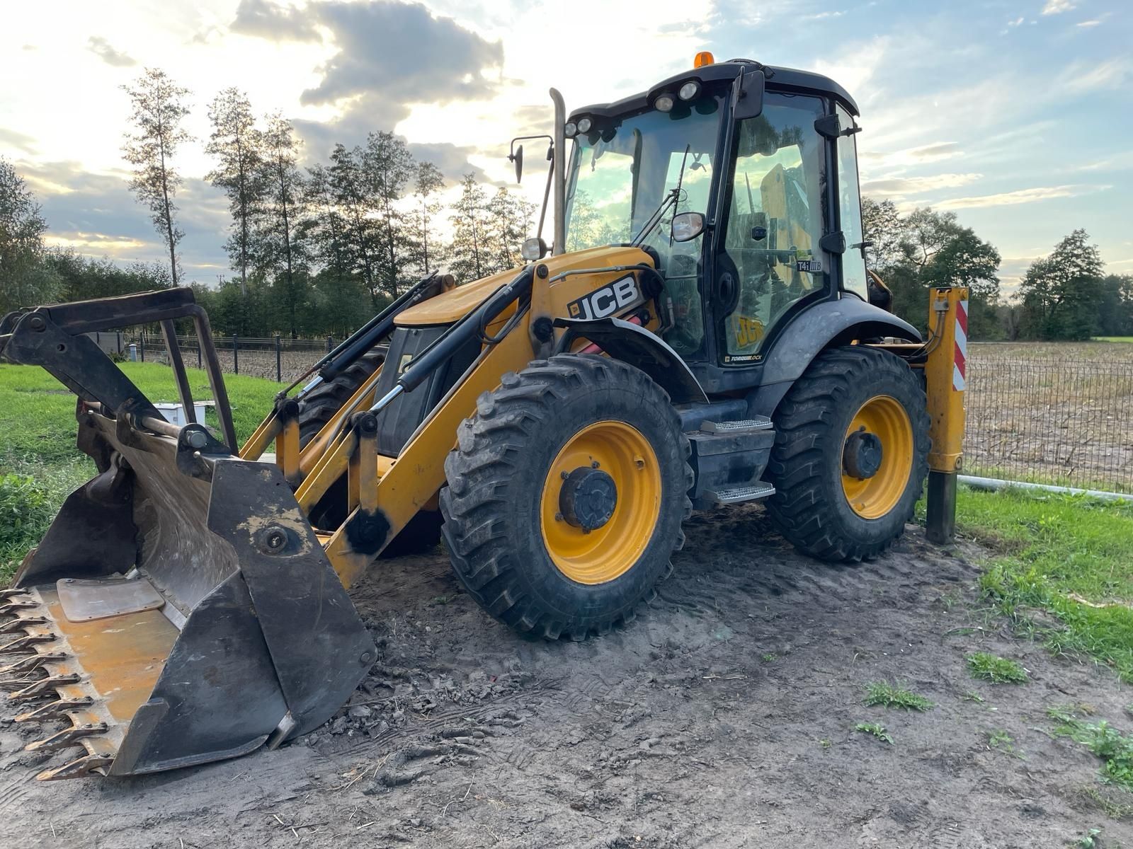 JCB 4CX 2013 Koparko ładowarka