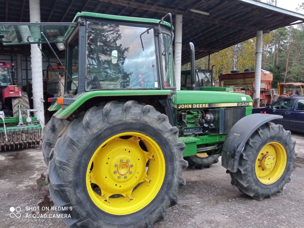 Ciągnik rolniczy Johan Deere 2250 bardzo dobry stan