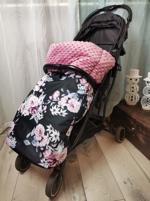 Zimowy pół śpiworek/ osłonka na nóżki do spacerówki - frozen