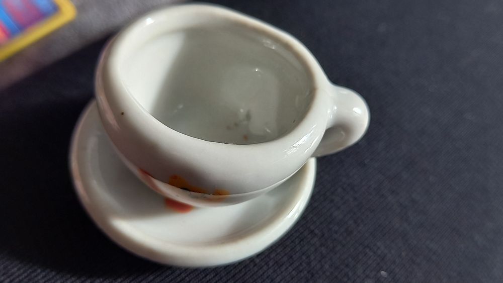 Filiżanka ceramiczna z talerzykiem do zabawy dla dzieci
