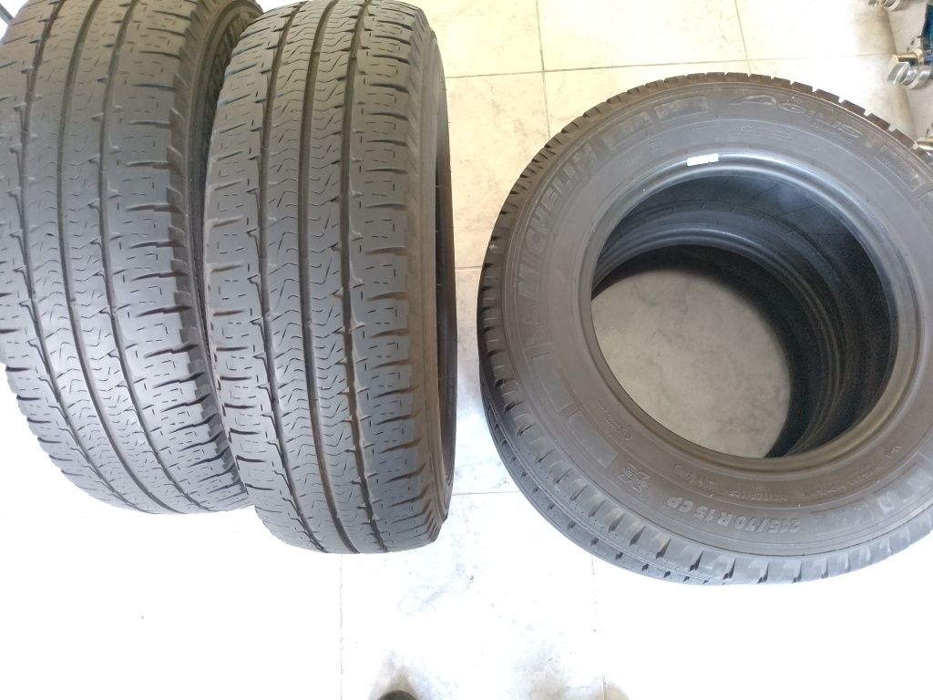 Vendo 4 pneus 215/70/15 CP