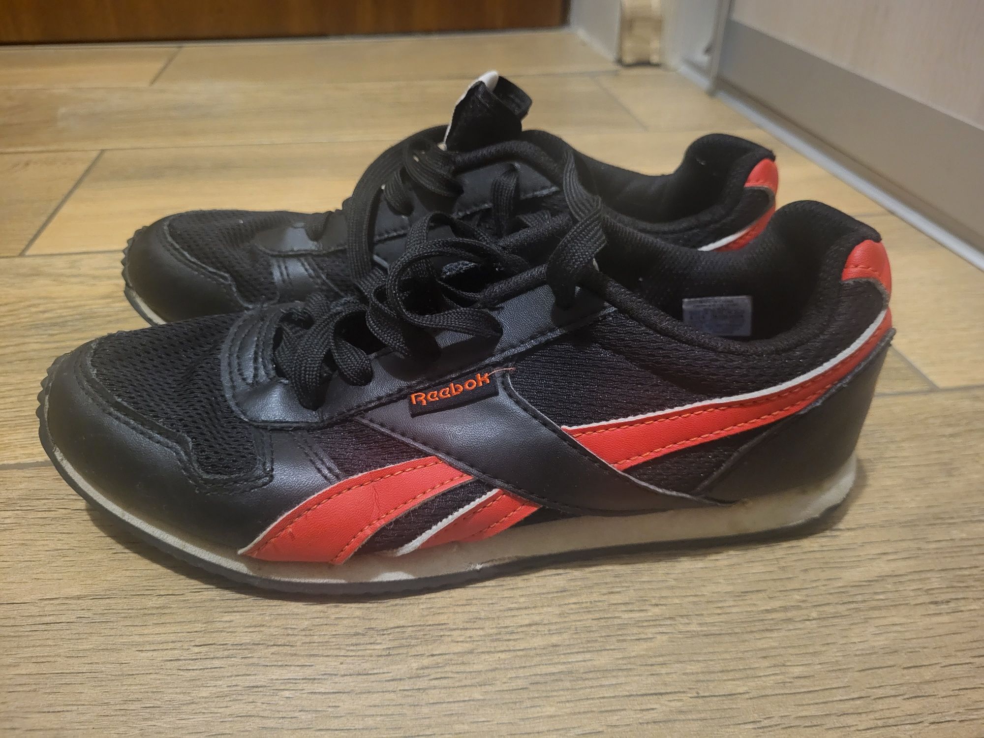 Buty sportowe chlopięce Reebok 38.5