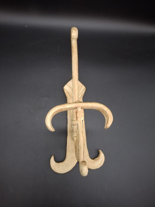 Wieszak vintage NR10