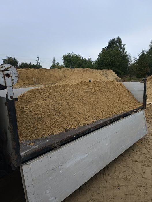 Mała wąska wywrotka Suchy Beton Piach Ziemia Kruszywa Drzewo Transport