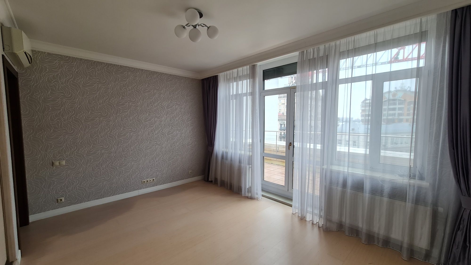 Пентхаус с террасой 340 м2. Бессарабская площадь !
