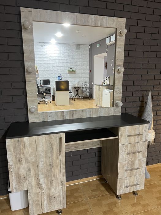 Стіл, Меблі для бровиста, візажиста, перукаря