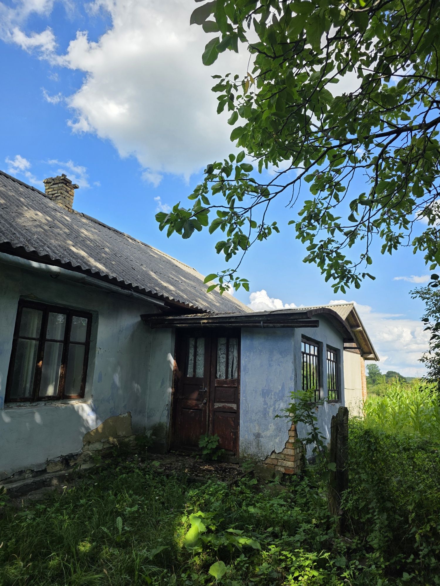 Будинок з землею в селі Жуличі, Золочівського району, Львівської обл.