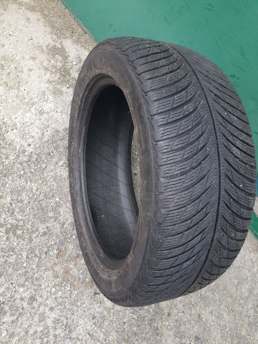 Opona zimowa  235 /50/18 Michelin