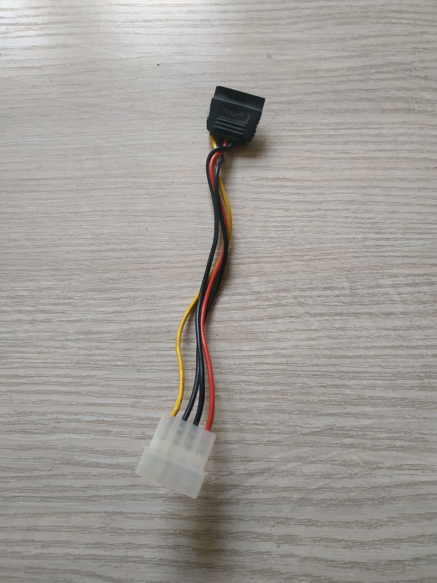 Кабель питания CC-SATA-PS-M Molex F - SATA F, 0.20 м