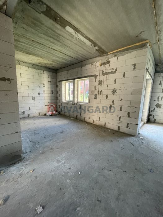 Продам будинок для креативних і амбіційних.