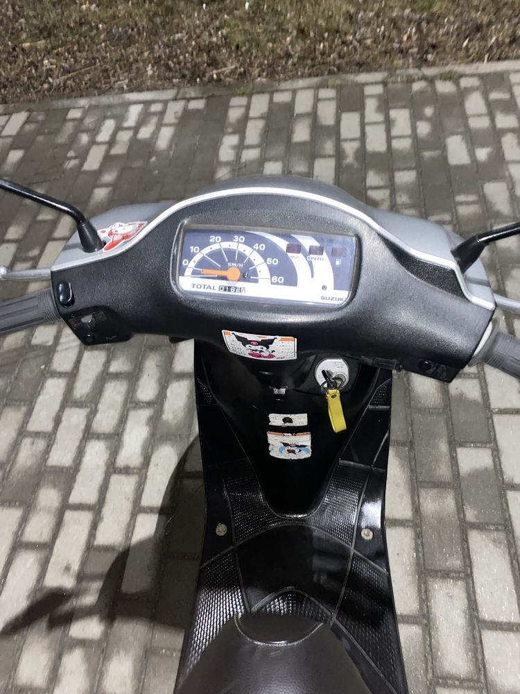 скутер Suzuki let’s 2 new