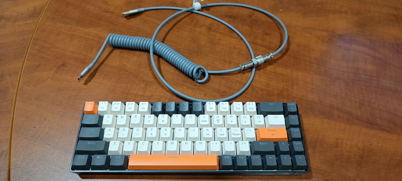 Teclado mecânico RGB