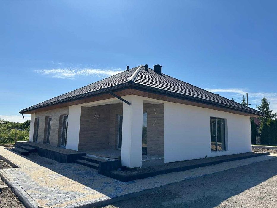 Окремостоячий будинок з гаражем під Варшавою