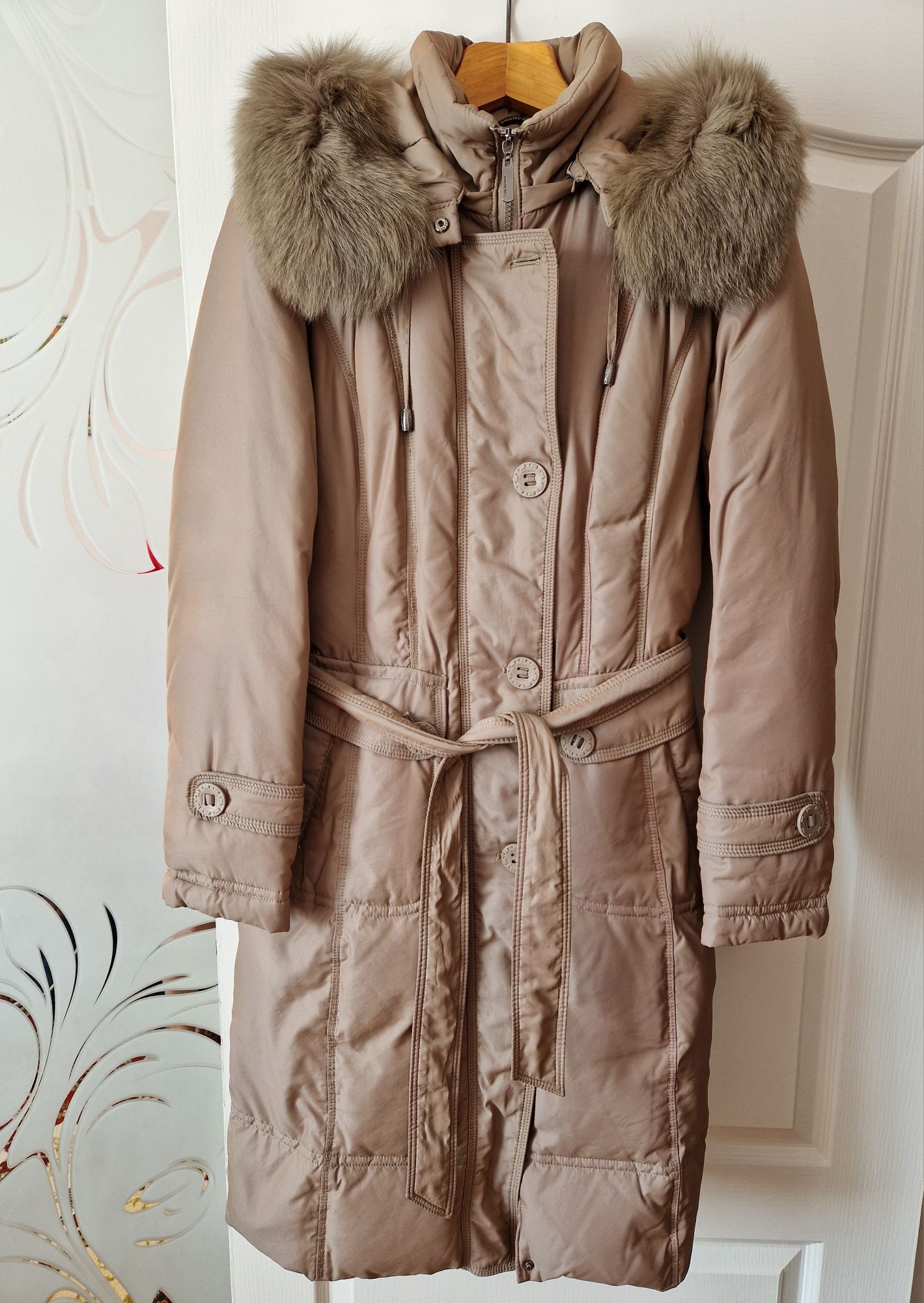 Пальто пухове жіноче - зима ( розмір L)