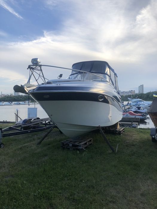 Продам катер Four Winns 258 Vista