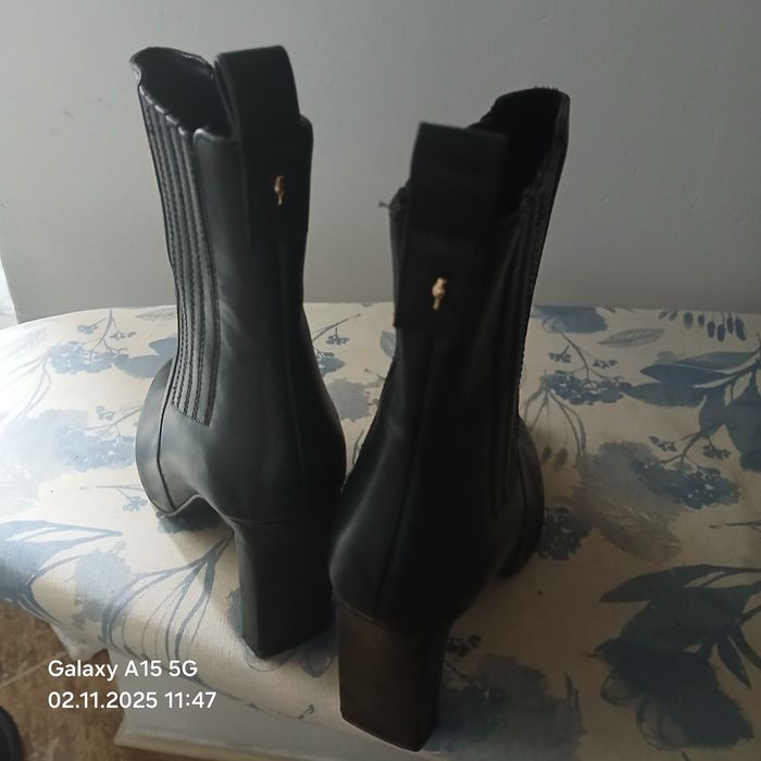 sprzedam  kozaczki Ochnik 37