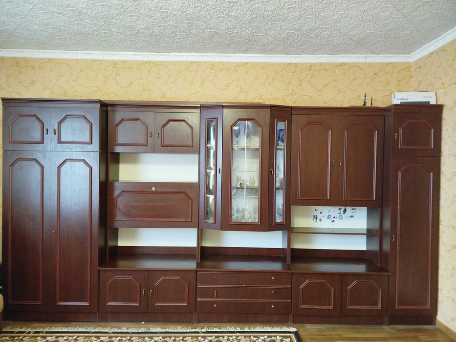 Продам стінку привезену з Польщі в хорошому стані