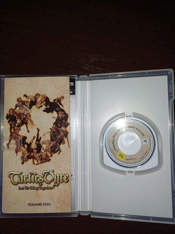 Tactics ogre Let us cling together PSP
