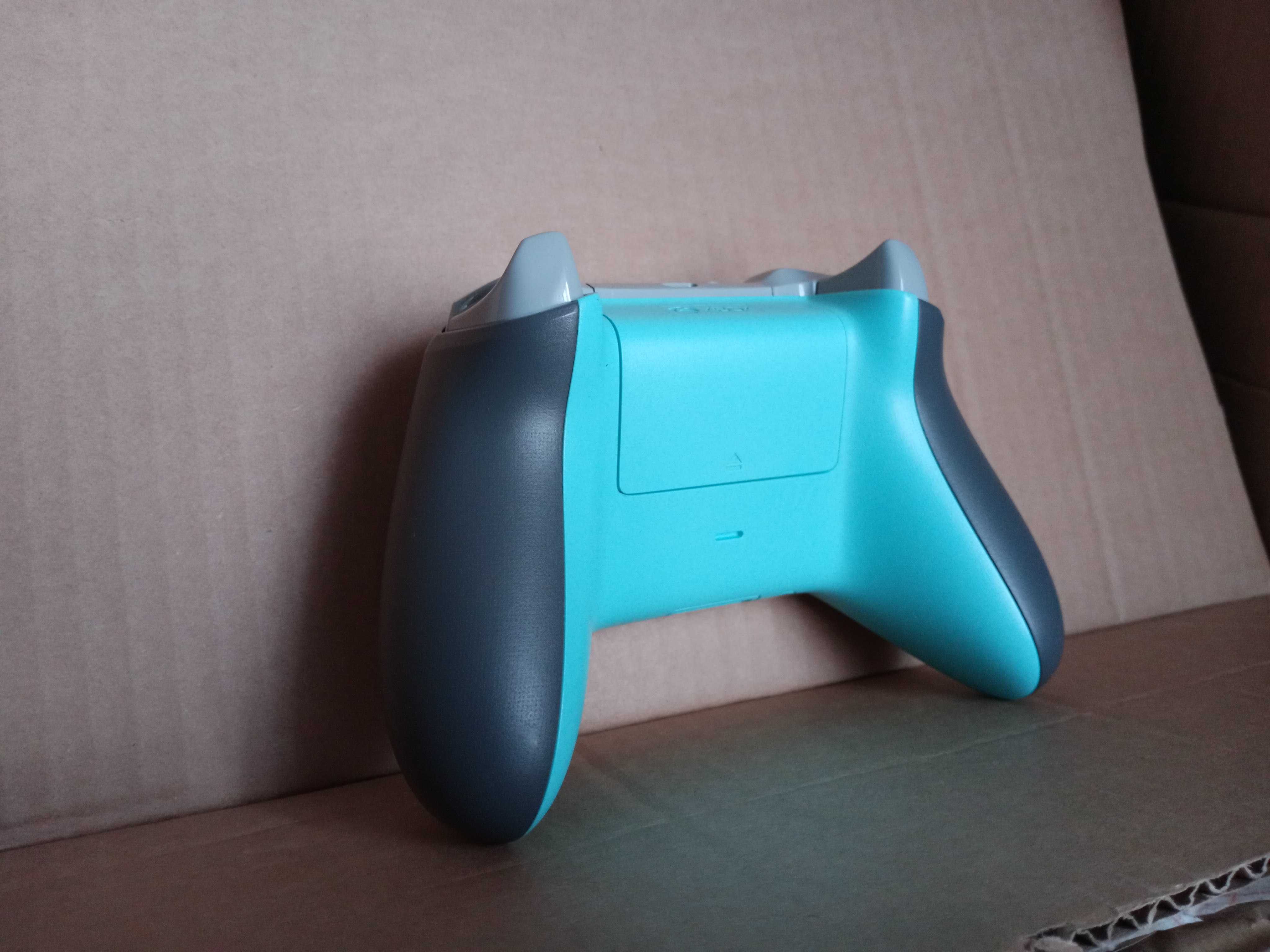 Pad Xbox One /Xbox Series -Limitowany -znakomity stan