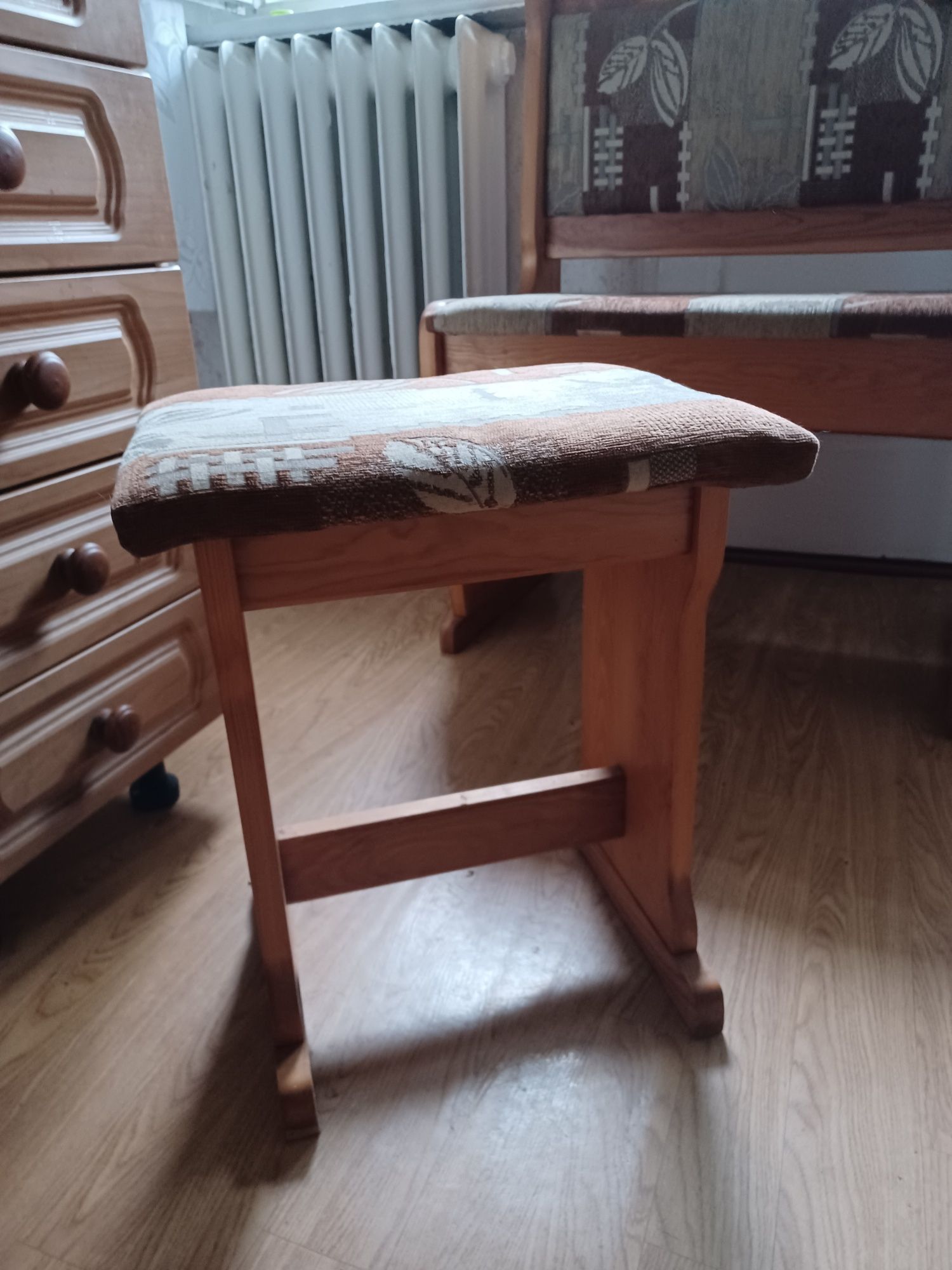 Komplet ław wraz ze stołkiem do kuchni