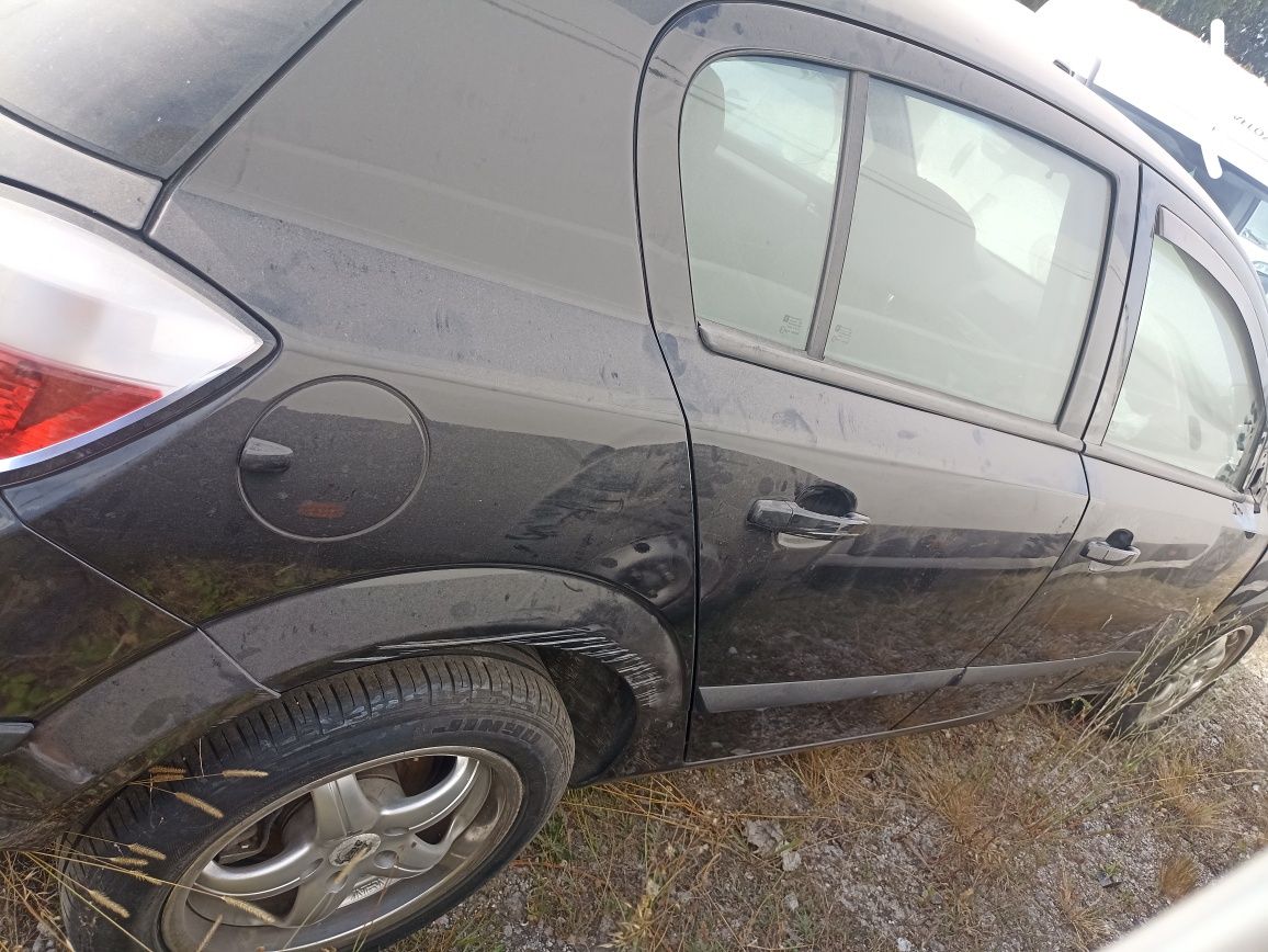 Várias peças ainda não tem motor