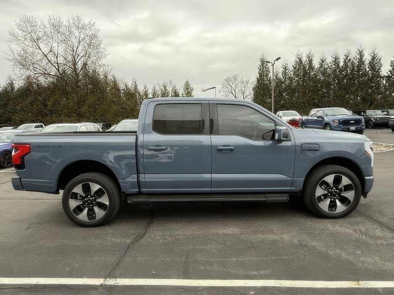 2023 Ford F-150 Lightning Platinum SuperCrew