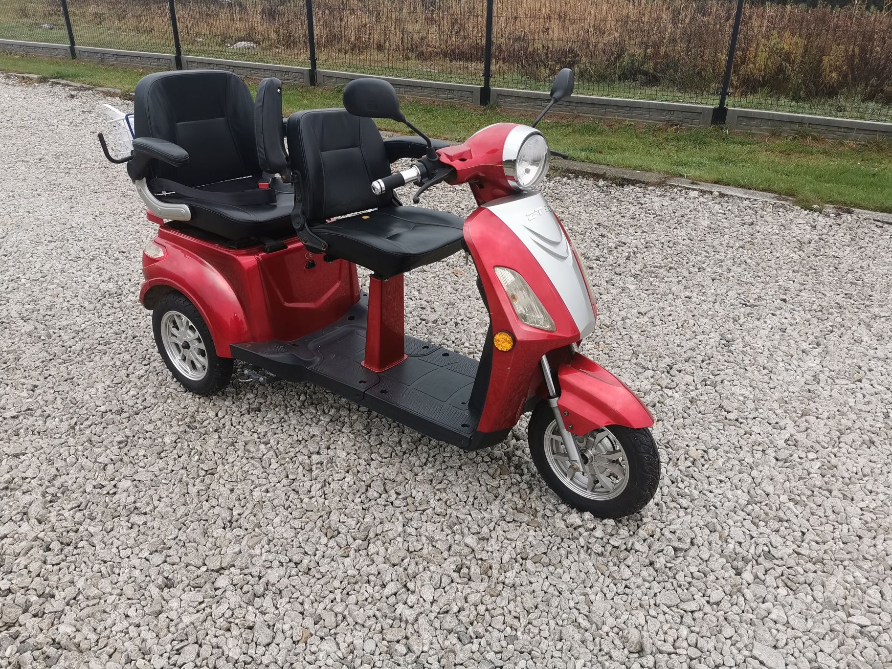 Skuter elektryczny inwalidzki 3 kołowiec 2 osobowy  nowe akumlatory