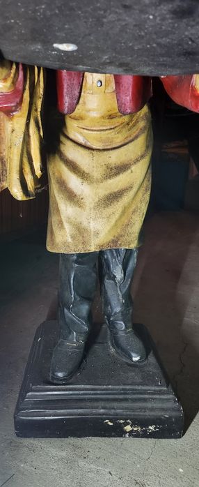 Mordomo com 90cm em bom estado para decoração restaurante cafe ou casa