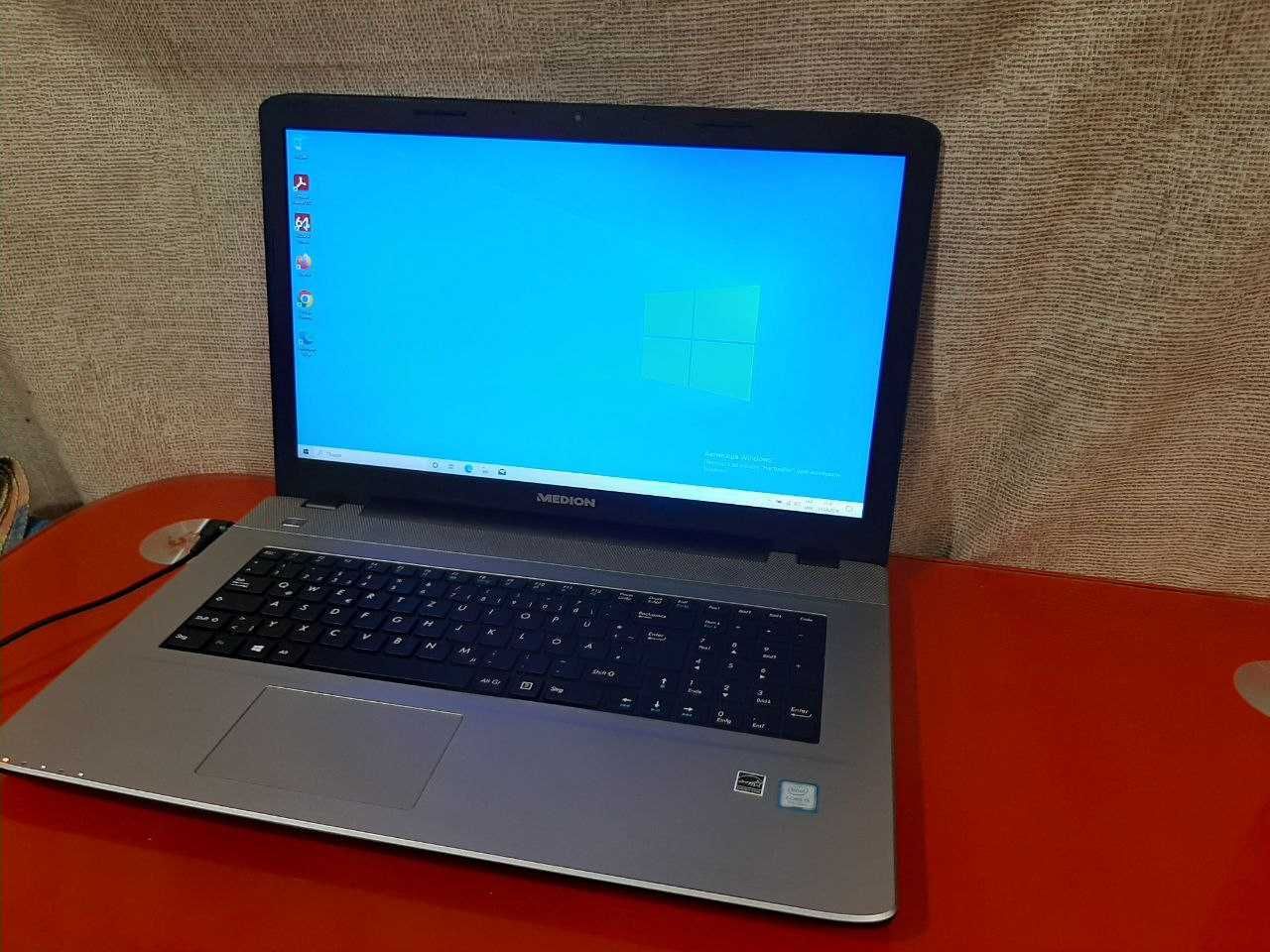 Игровой Lenovo 17.3"/Intel Core i3-7100U/8GB DDR4/SSD-256GB