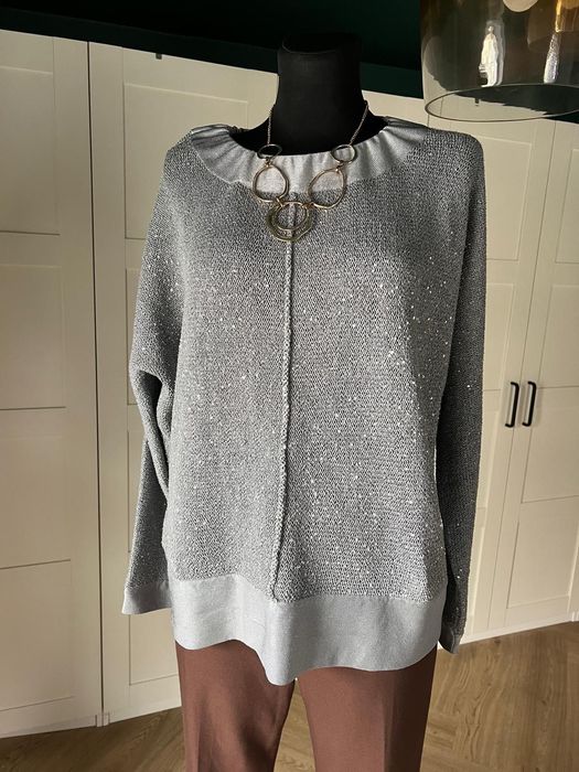Szary sweter ze srebrnymi cekinami rozmiar 44 XXL marki Monnari