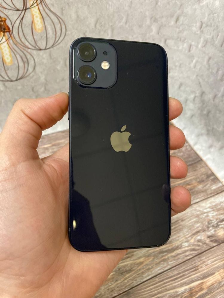 Продам IPhone 12