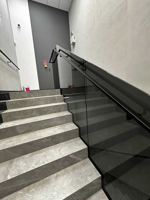 Balustrada szklana bezsłupkowa