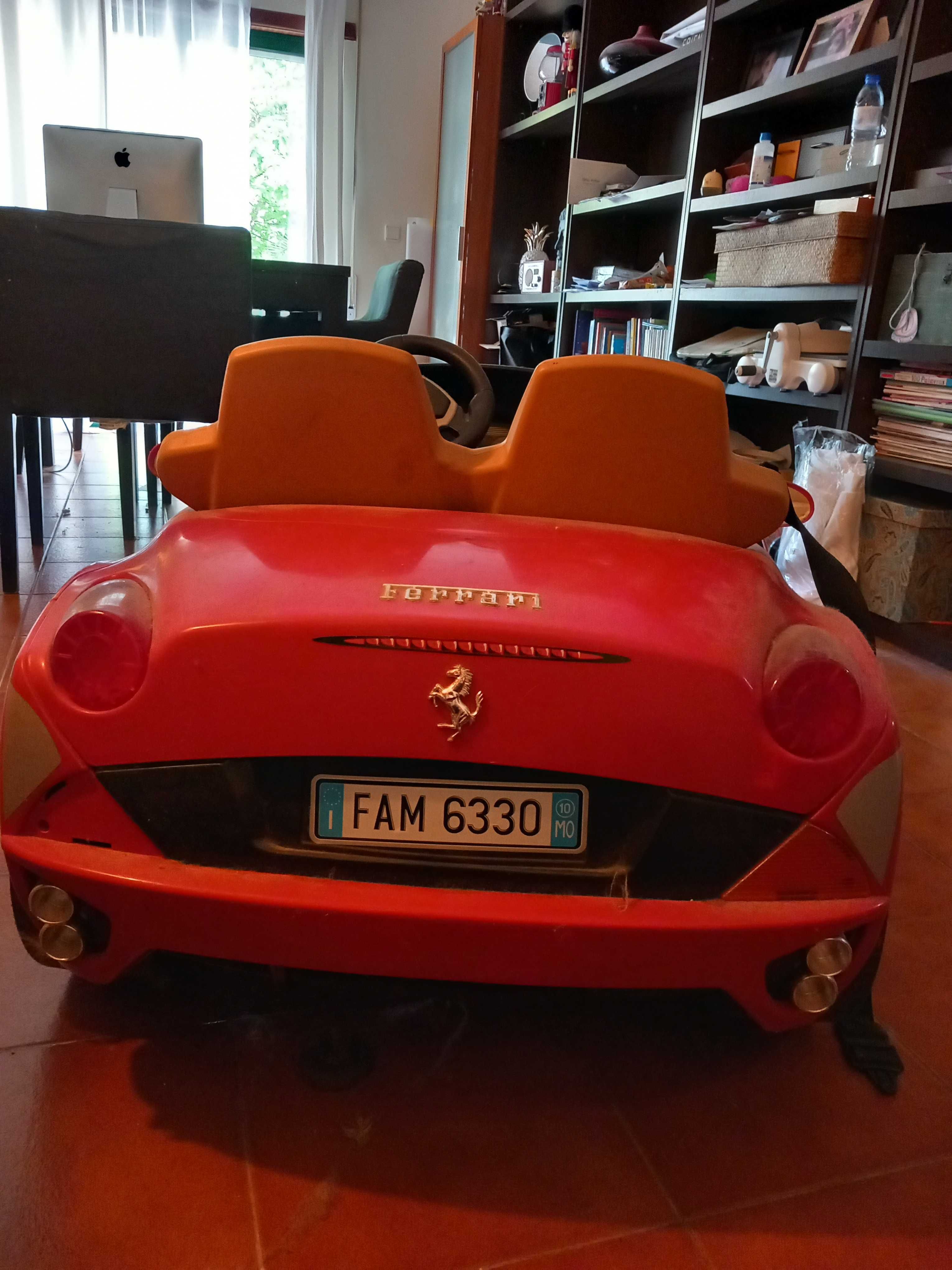 Ferrari a bateria 2 lugares