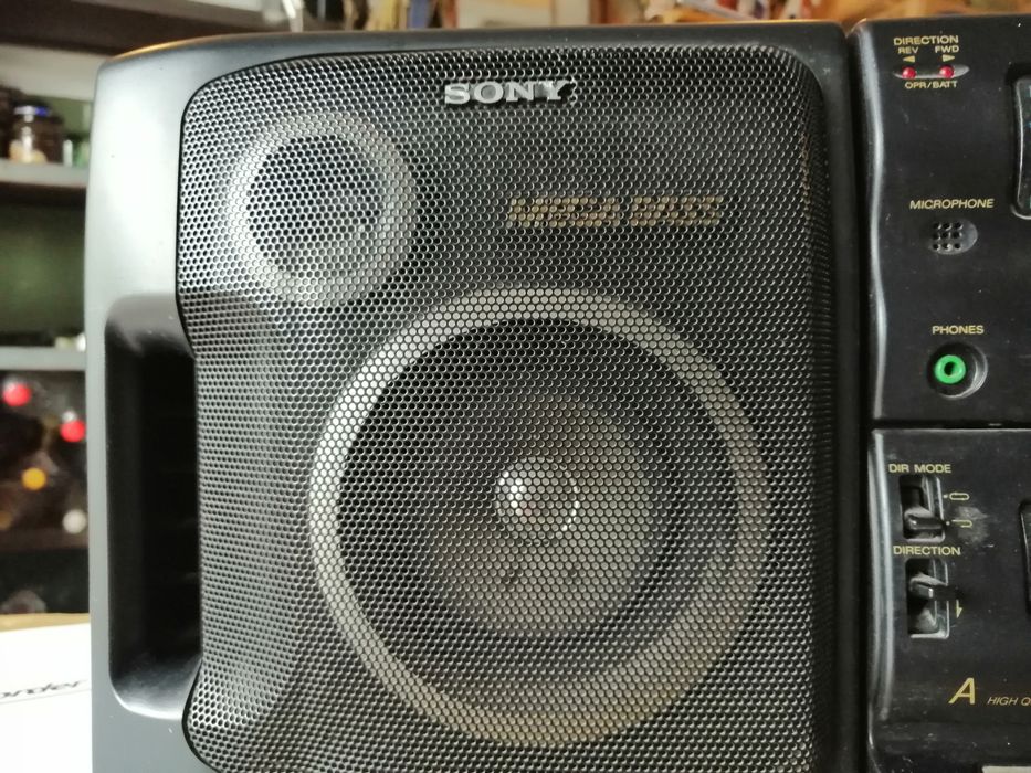 Радиомагнитола-двухкассетник.