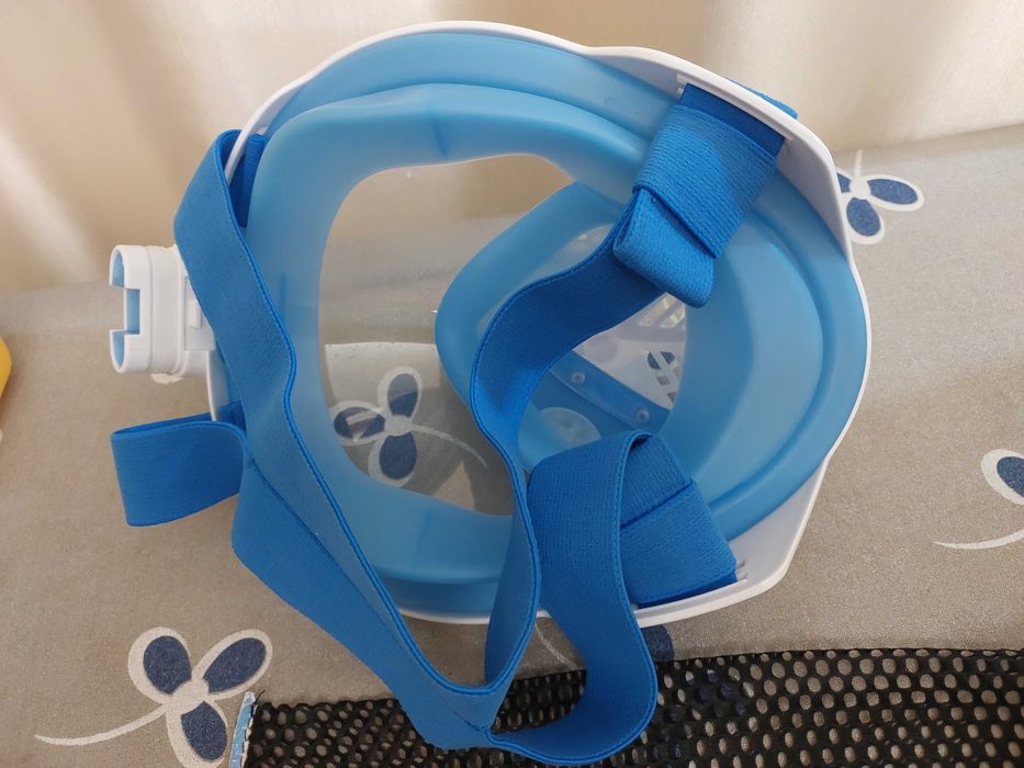 Маска для плавання