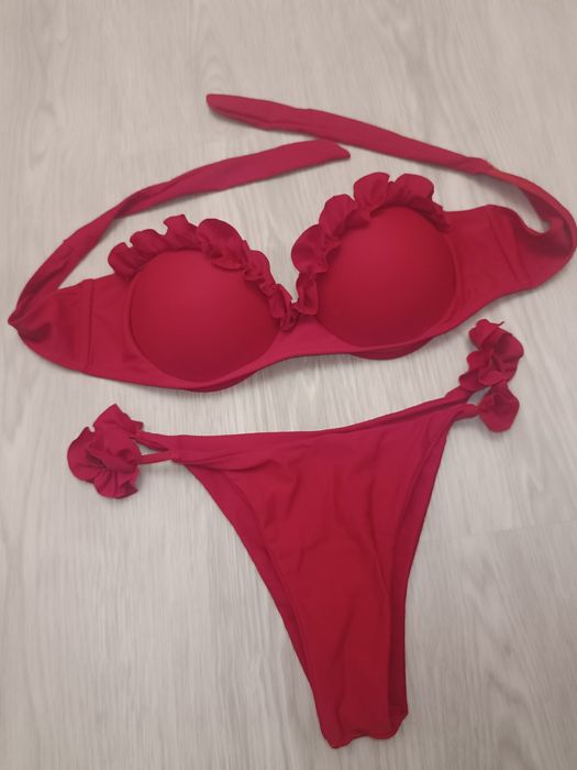 Купальники женские.