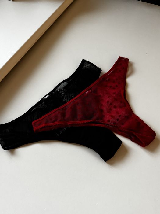 Гарні трусики червоні та чорні