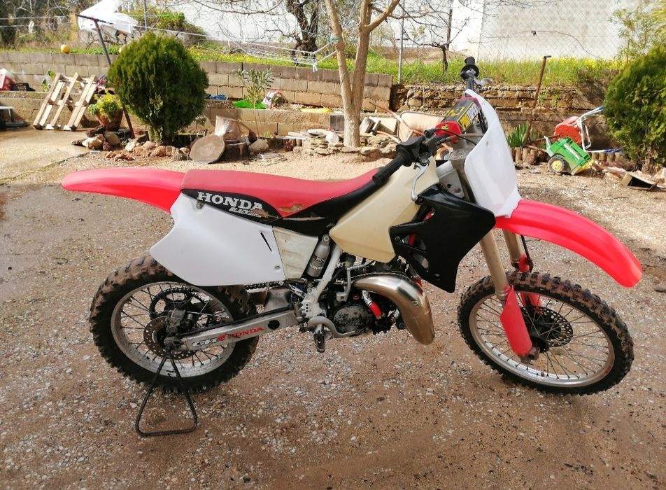 Honda CR 125    .