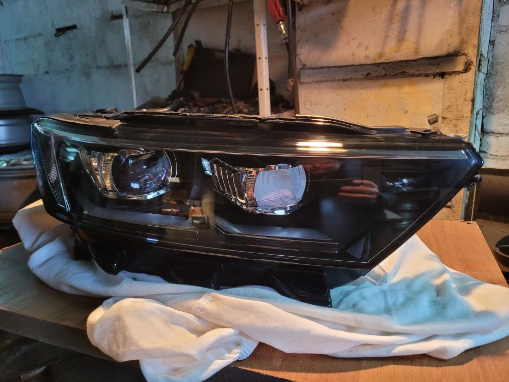 Lampa prawa VW T-ROC przednia 2GA9