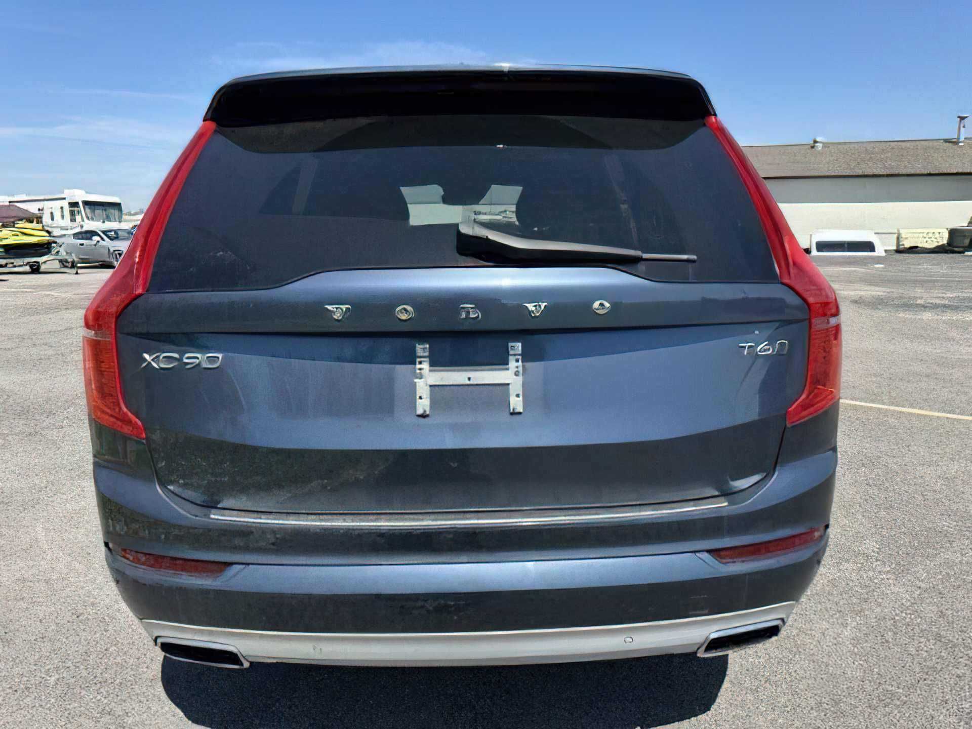 2018 Volvo XC90 T6 Momentum