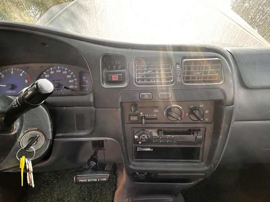 TOYOTA HILUX 2.5 D4-D TRACK (RESERVADO)