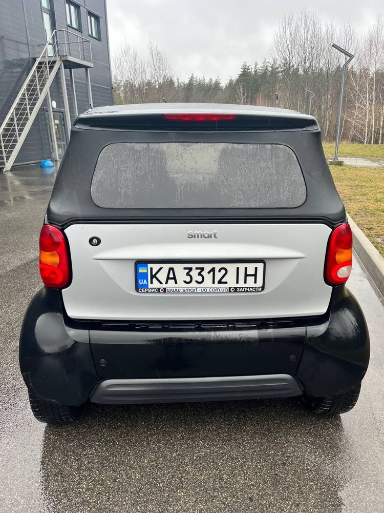 Автомобіль Smart Cabrio