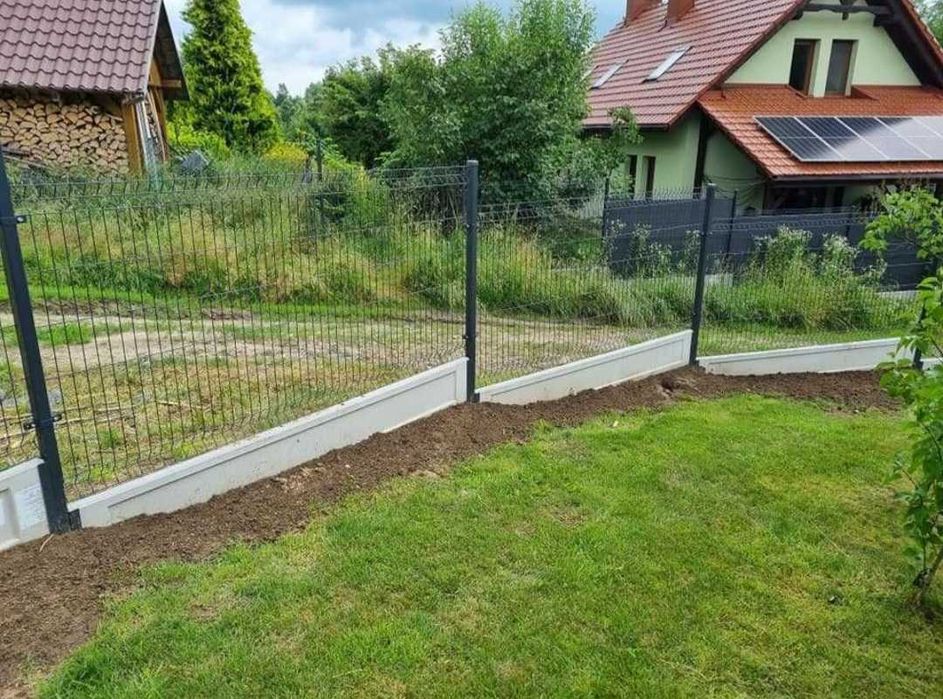 Ogrodzenie panelowe h-153cm fi 4mm + deska betonowa 250cm x 20cm