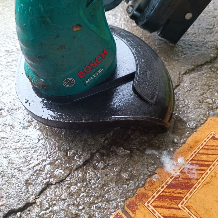 Aparador roçadora Bosch eléctrico