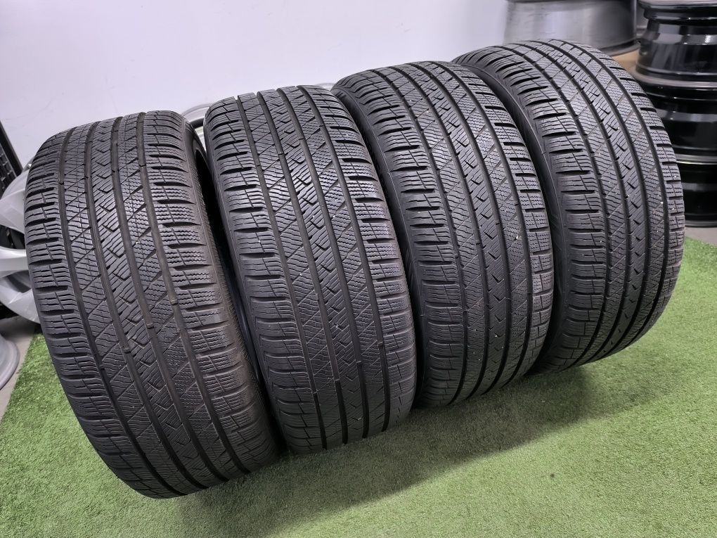2022r 4 x 235/45/19 Vredestein Opony Całoroczne