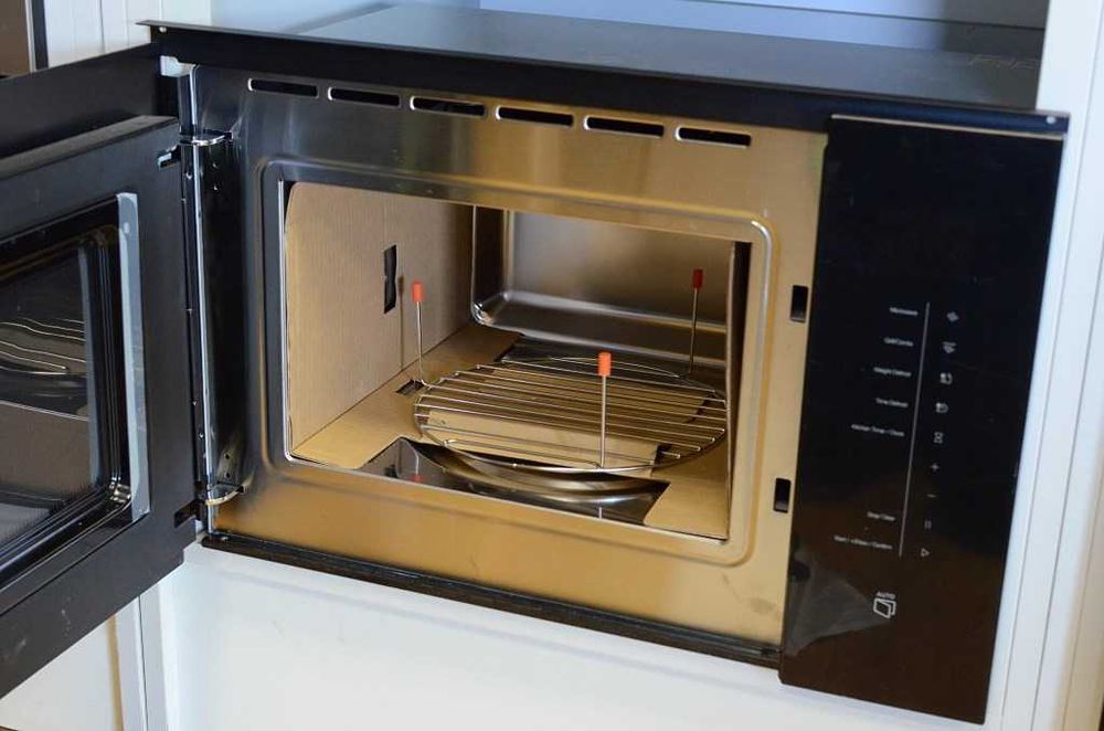 OUTLET -20% - Kuchenka Mikrofalowa AMICA AMMB25E2SGB