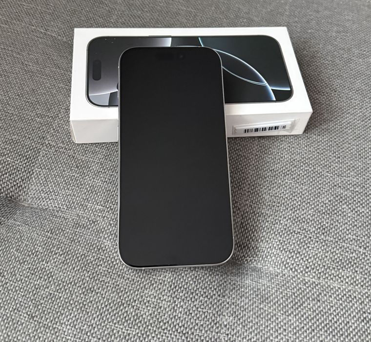 Iphone 16 pro 128 GB biały. Gwarancja