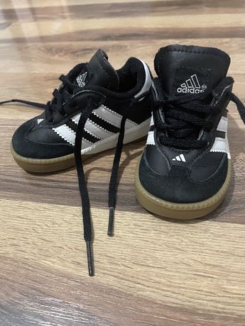 Adidas чорні
