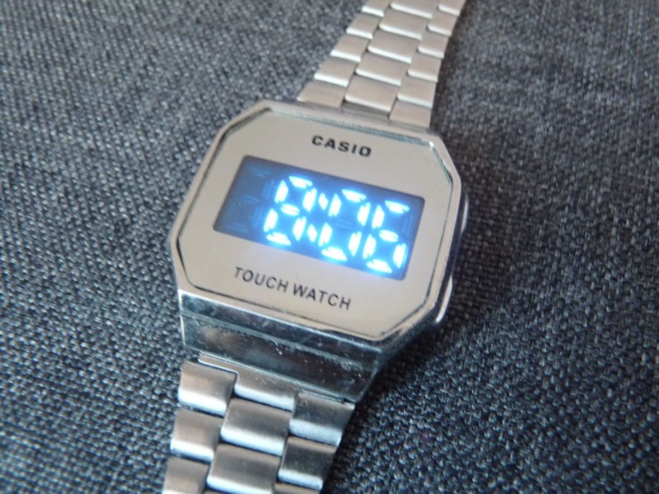 Zegarek elektroniczny Casio Digital Touch Watch