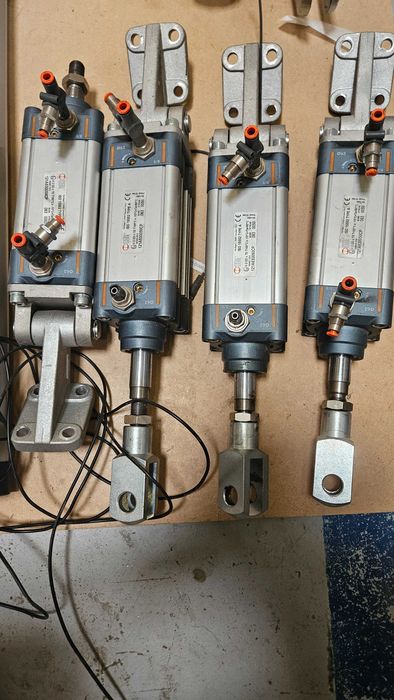 siłowniki pneumatyczne różne rodzaje